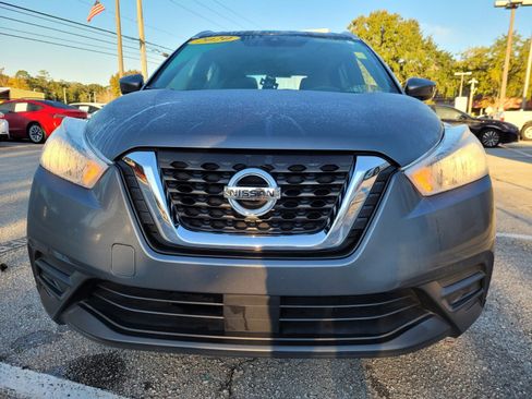 Certified 2020 Nissan Kicks SV image 9