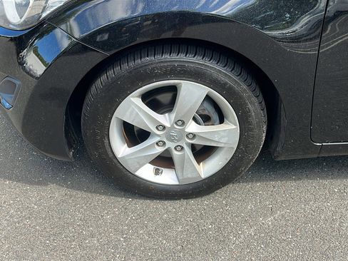 Used 2011 Hyundai Elantra GLS w/ Preferred Equipment Pkg 3 FWD image 9