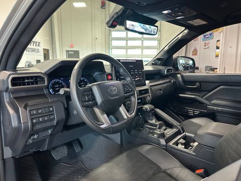 Used 2025 Toyota 4Runner TRD Off-Road Premium w/ Tow Technology Package AWD/4WD image 16