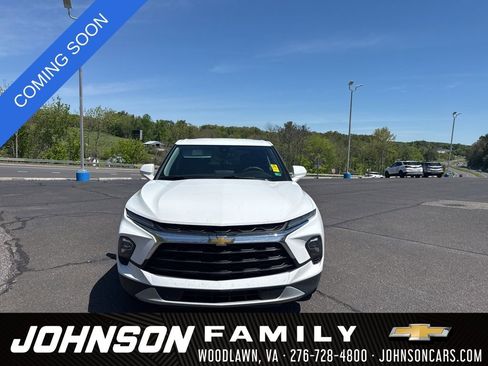 Used 2023 Chevrolet Blazer LT AWD/4WD image 2