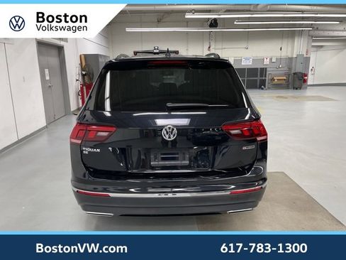 Certified 2021 Volkswagen Tiguan SE w/ Panoramic Sunroof Package image 3