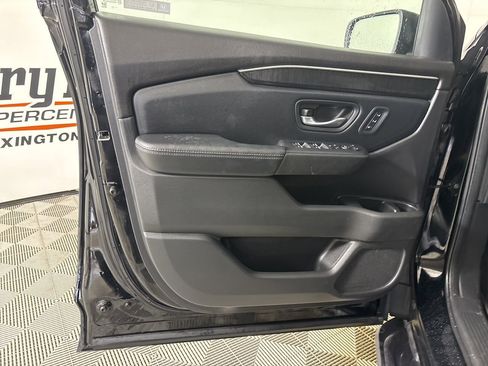 Used 2023 Honda Pilot Elite image 8