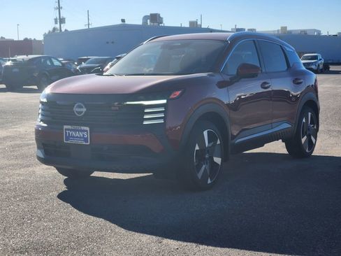 New 2025 Nissan Kicks SR image 4