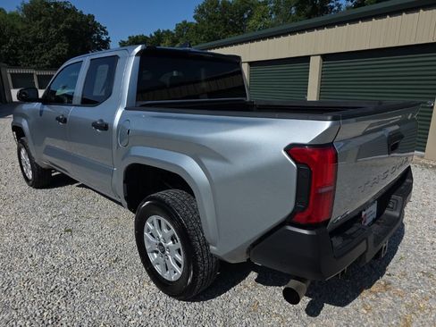 Certified 2024 Toyota Tacoma SR AWD/4WD image 4