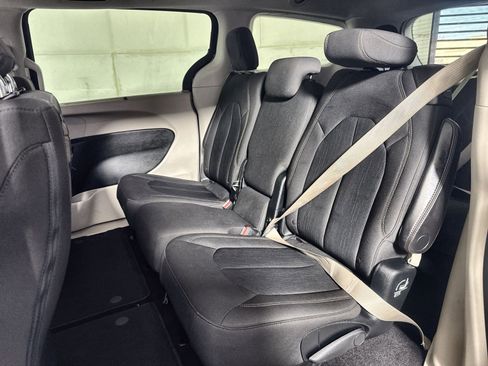 Used 2018 Chrysler Pacifica Touring Plus w/ Tire & Wheel Group image 25