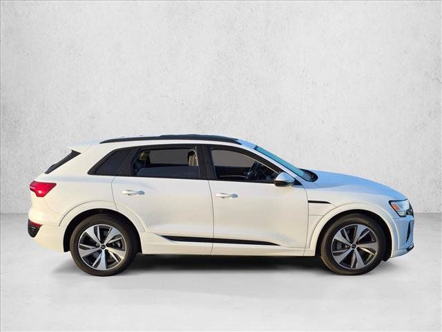 Used 2024 Audi Q8 e-tron Premium AWD/4WD image 4