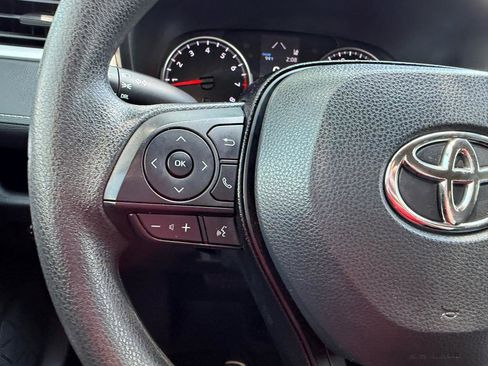 Used 2021 Toyota RAV4 LE FWD image 23
