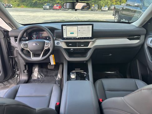 New 2025 Ford Explorer Active w/ Active Comfort Package image 25