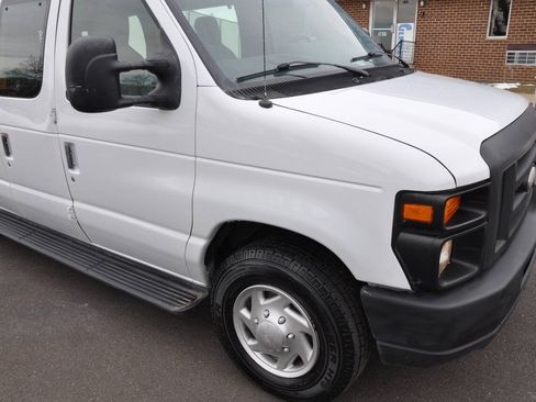 Used 2014 Ford E-250 and Econoline 250 Extended w/ Power Group RWD image 8