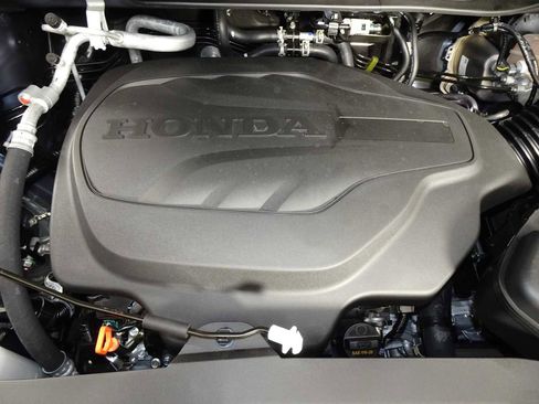 New 2026 Honda Odyssey Touring image 9