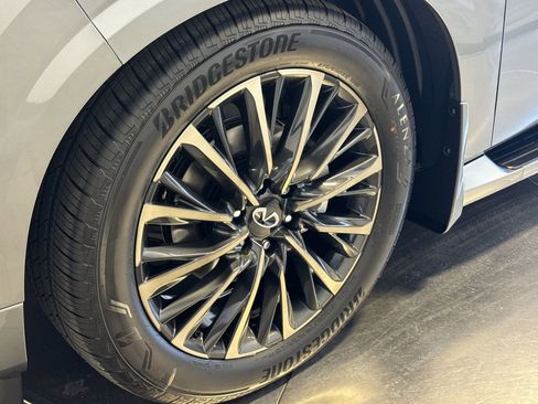 New 2026 INFINITI QX80 Autograph w/ Premium Cargo Package image 10