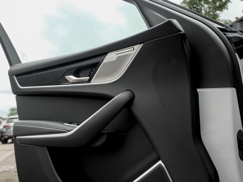 New 2026 Jaguar F-PACE R-Dynamic S image 11