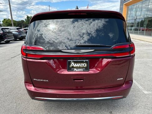 Used 2023 Chrysler Pacifica Touring-L AWD/4WD image 8