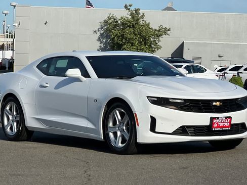 Used 2022 Chevrolet Camaro LT RWD image 5
