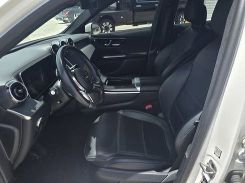 Used 2024 Mercedes-Benz GLC 300 4MATIC image 10