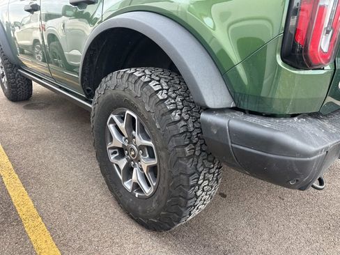 Used 2025 Ford Bronco Badlands image 10