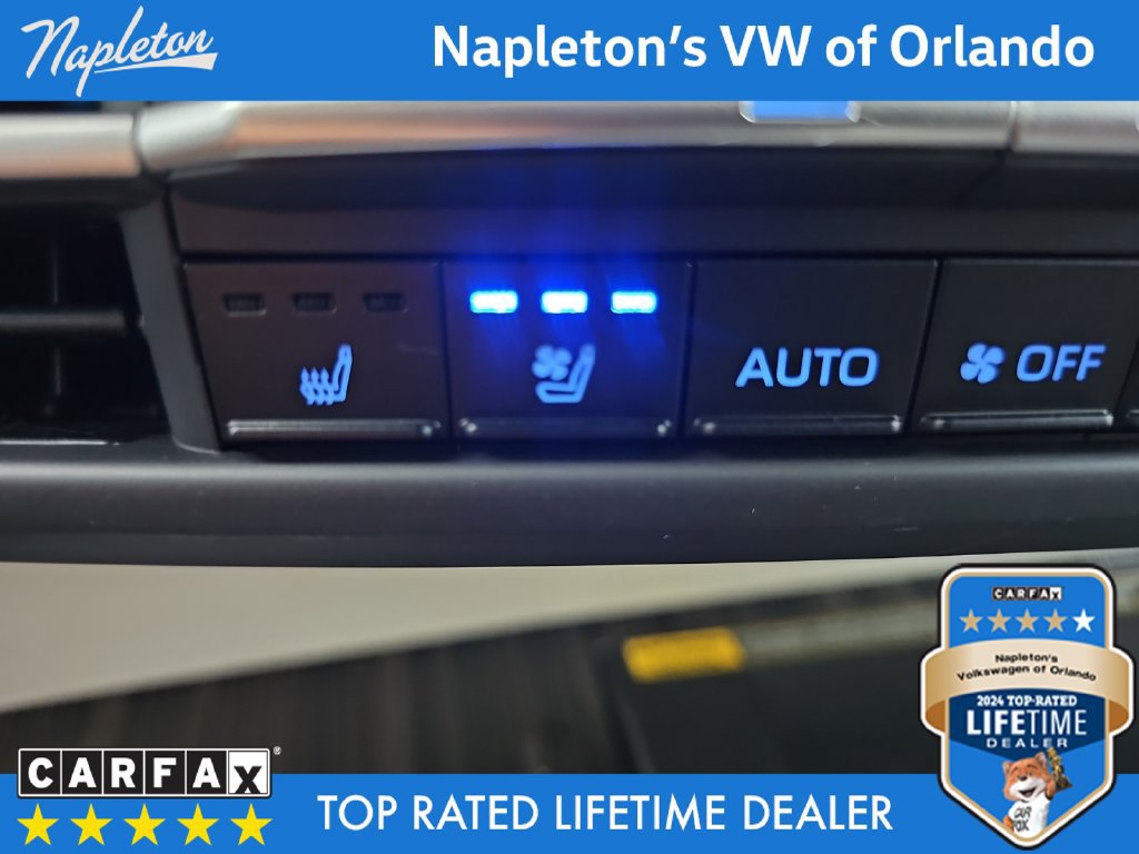 Used 2024 Toyota Sienna Platinum FWD image 20