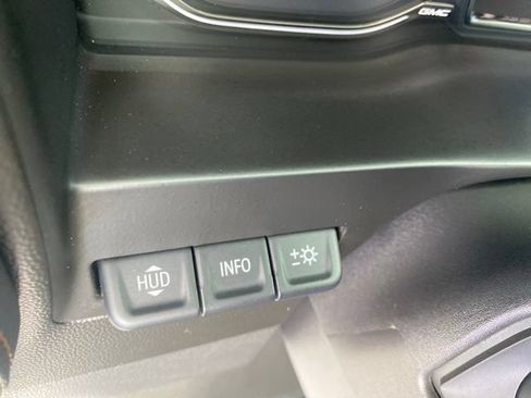 Used 2021 GMC Sierra 1500 AT4 w/ Technology Package AWD/4WD image 23