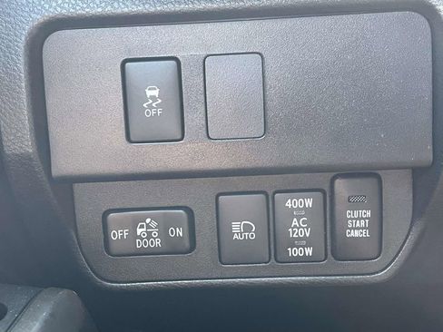 Used 2020 Toyota Tacoma TRD Off-Road w/ Technology Package image 24