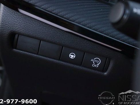 New 2025 Nissan Kicks SR image 25