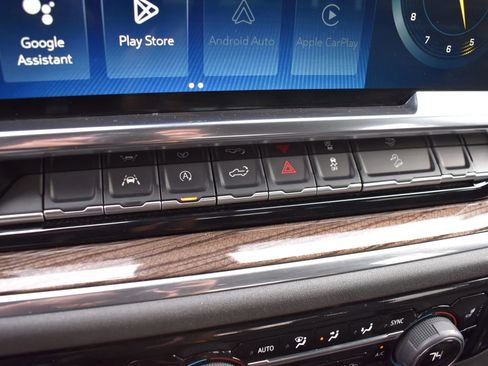 Used 2024 Chevrolet Silverado 1500 LT w/ Z71 Off-Road Package image 14