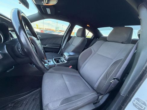 Used 2020 Dodge Charger SXT RWD image 17