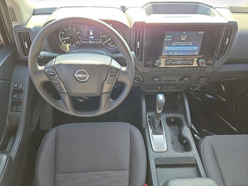 Used 2025 Nissan Frontier S AWD/4WD image 17