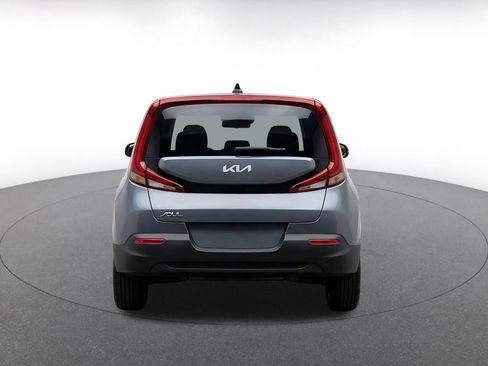 Used 2025 Kia Soul LX w/ LX Technology Package FWD image 7