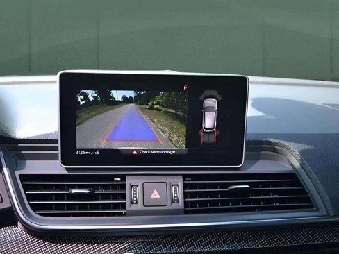 Used 2018 Audi SQ5 Premium Plus w/ Navigation Package image 39