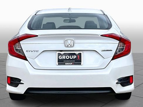 Used 2016 Honda Civic Touring image 5