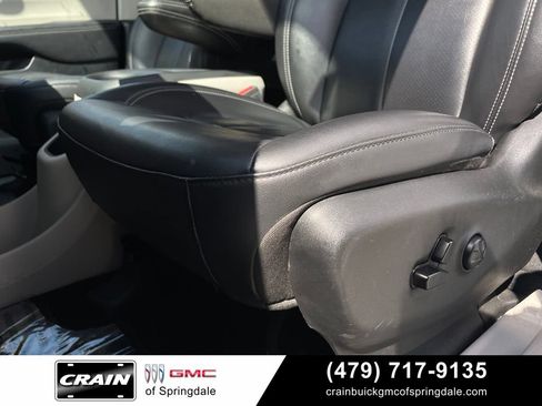 Used 2024 Chrysler Pacifica Touring-L FWD image 23