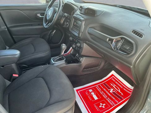 Used 2018 Jeep Renegade Altitude w/ Popular Equipment Group image 18