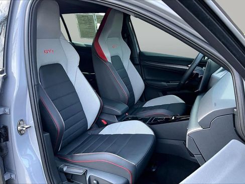 Used 2025 Volkswagen GTI SE FWD image 9