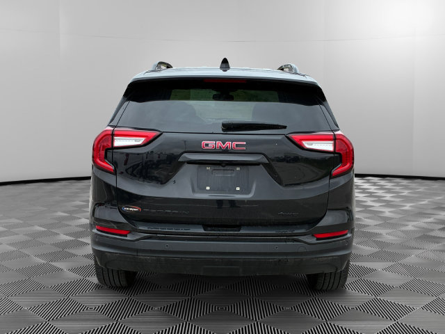 Used 2024 GMC Terrain SLE w/ Driver Convenience Package AWD/4WD image 4