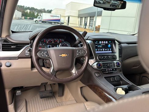 Used 2019 Chevrolet Tahoe LT w/ Luxury Package image 16