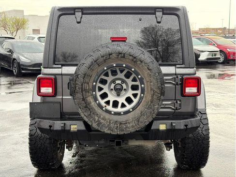 Used 2021 Jeep Wrangler Unlimited Rubicon image 2