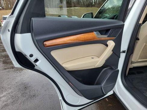 Used 2022 Audi Q5 2.0T Premium image 21