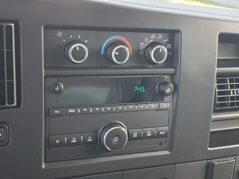 Used 2019 Chevrolet Express 3500 w/ Power Convenience Package image 18