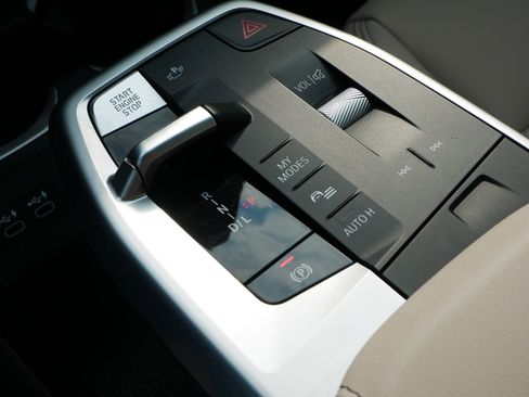 Certified 2023 BMW X1 xDrive28i w/ Convenience Package image 17