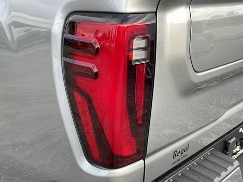 New 2026 GMC Sierra 2500 Denali w/ Denali Reserve Package AWD/4WD image 11