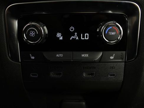 New 2026 Chevrolet Suburban High Country image 22