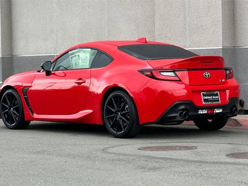 Used 2022 Toyota GR86 Premium image 6