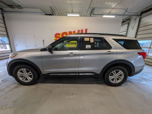 Certified 2022 Ford Explorer XLT AWD/4WD image 2