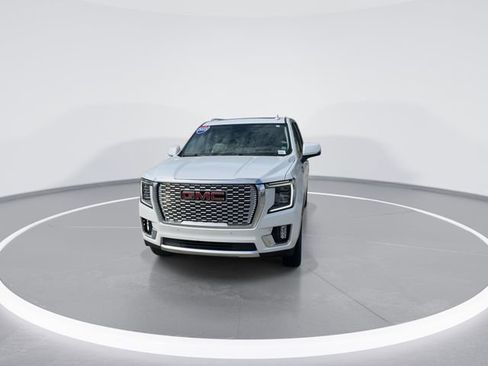 Used 2023 GMC Yukon XL Denali w/ Denali Reserve Package AWD/4WD image 2