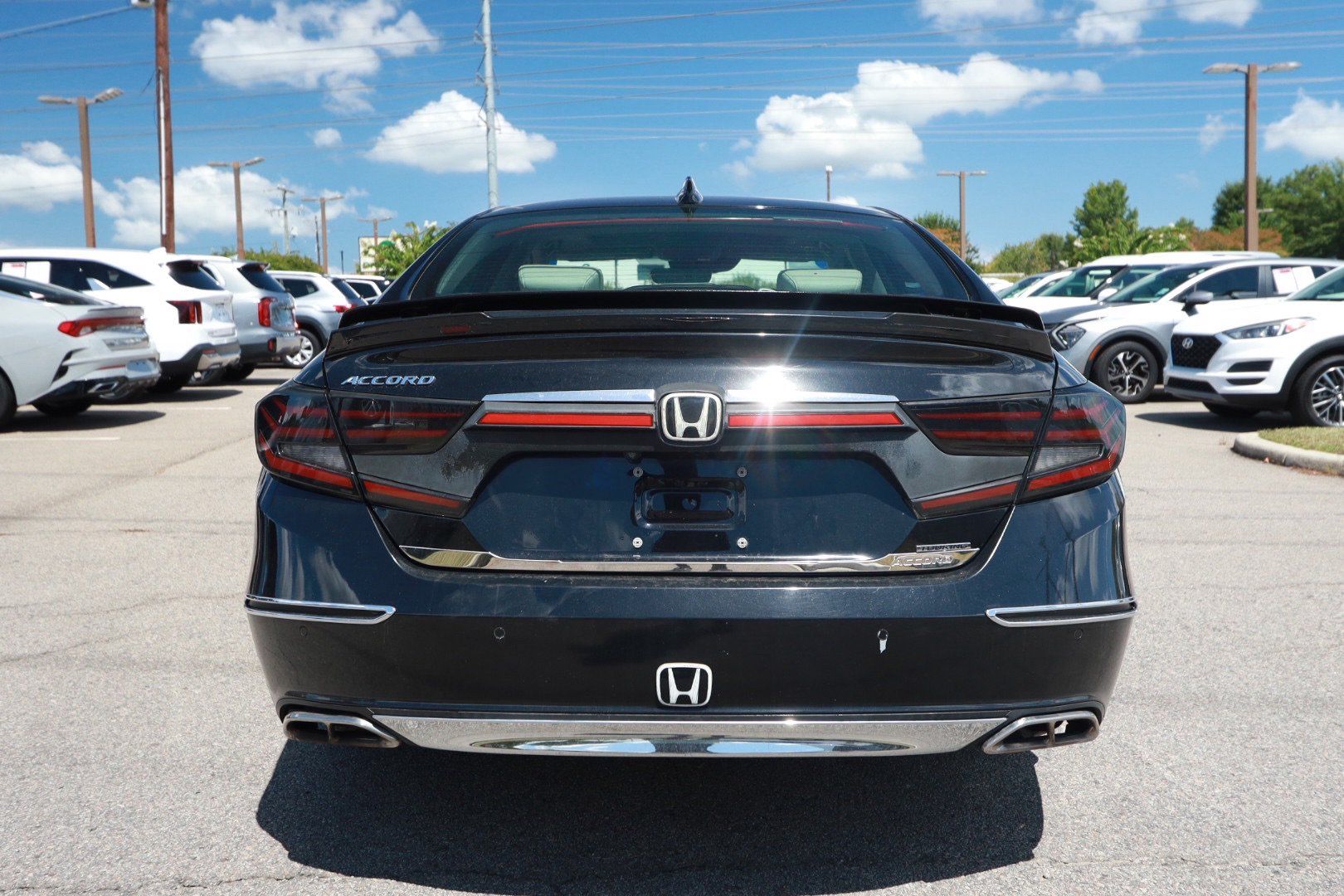 Used 2018 Honda Accord Touring image 4