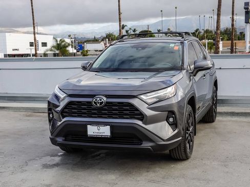 Used 2022 Toyota RAV4 XLE Premium AWD/4WD image 4