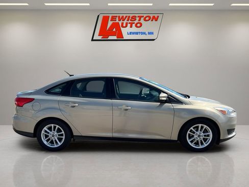 Used 2015 Ford Focus SE w/ SE Cold Weather Package FWD image 13