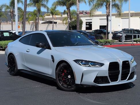 Used 2022 BMW M4 Coupe w/ Executive Package RWD image 2