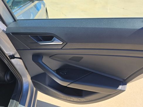 Used 2024 Volkswagen Jetta SE w/ Panoramic Sunroof Package image 17