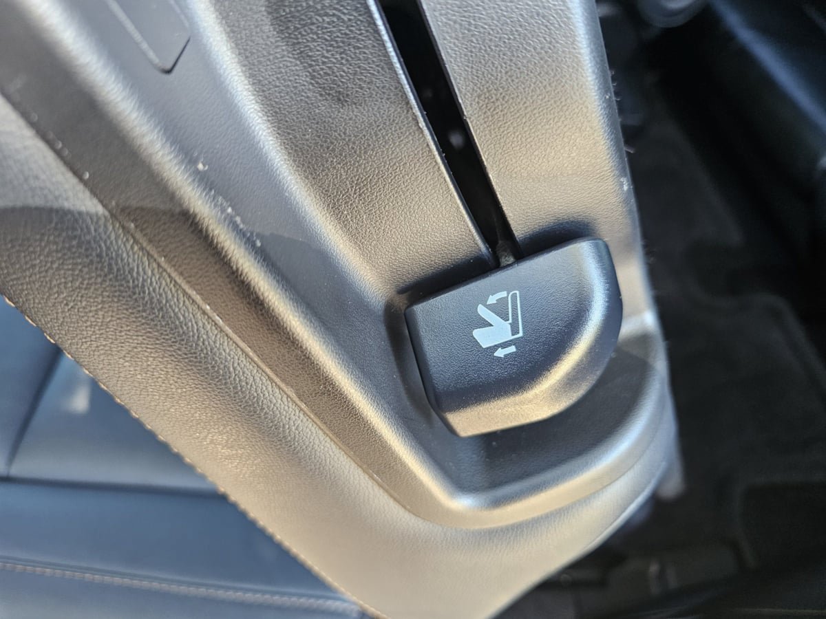 Used 2016 Toyota Highlander XLE AWD/4WD image 33